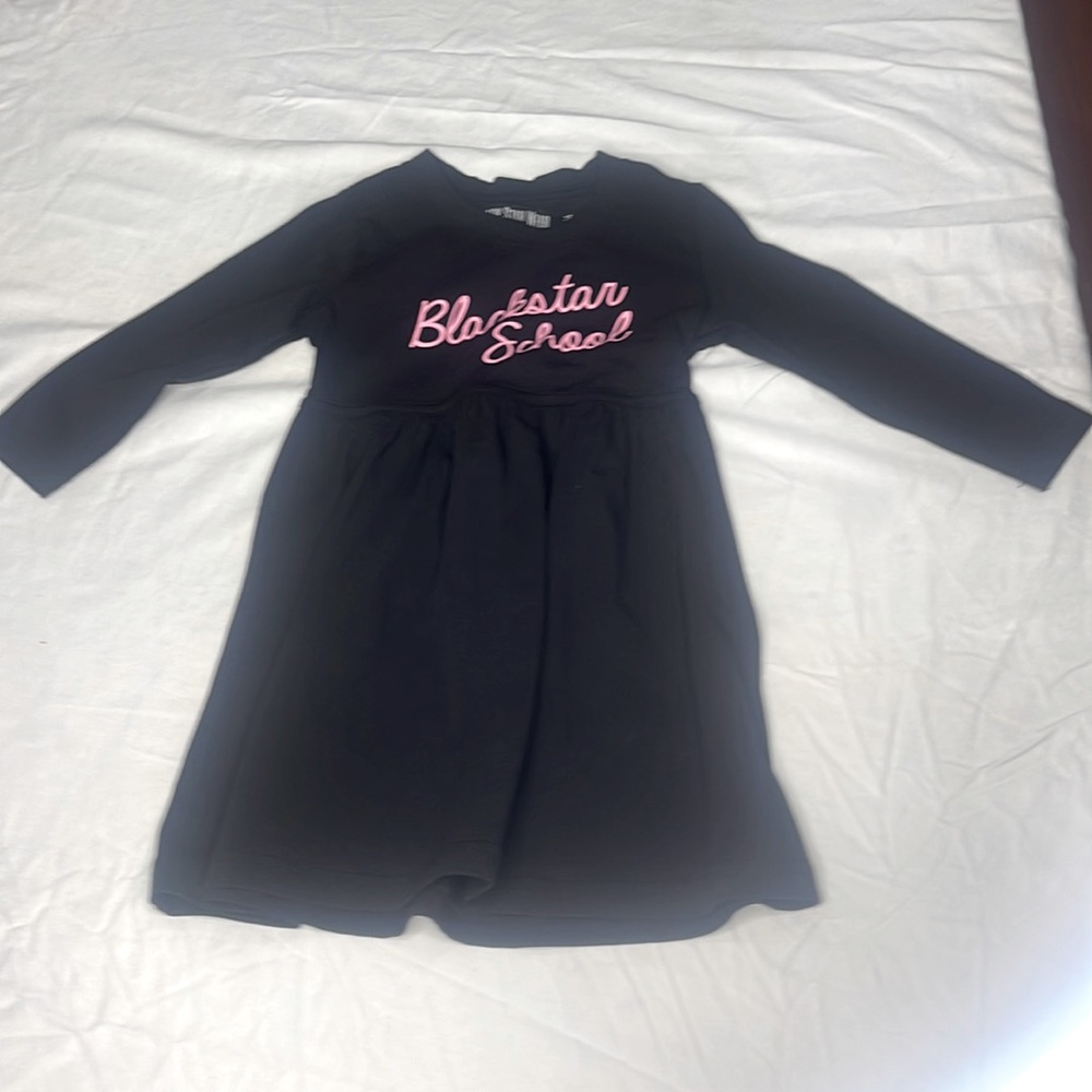 It is perfect long sleeve can wear with leggings under